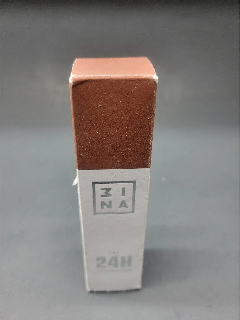 3INA The 24H Foundation # 672  Full Size 30 mL / 1.01 oz  *NEW*  **READ**